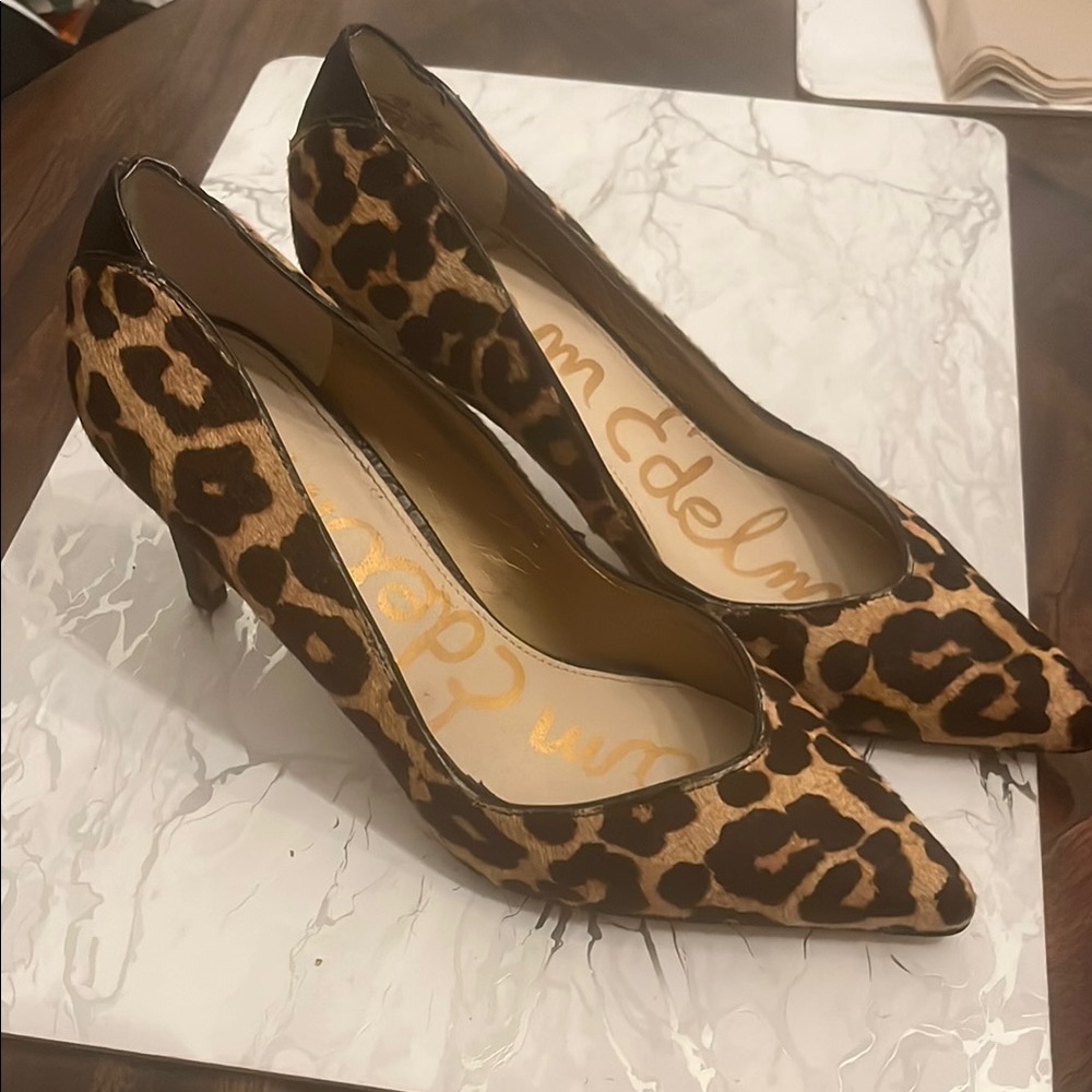Fur suede pumps . Size 7 good condition